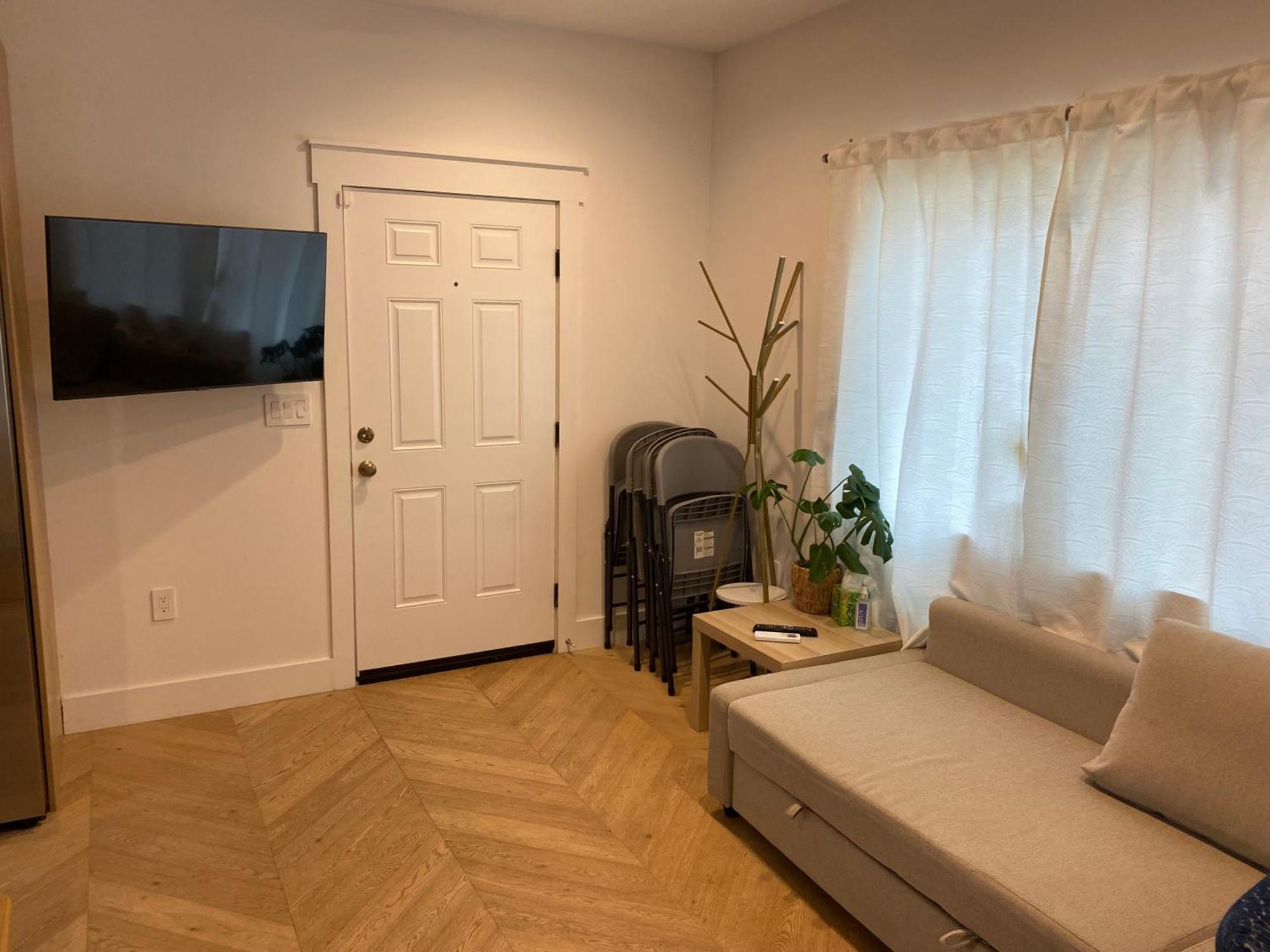 Guest House *